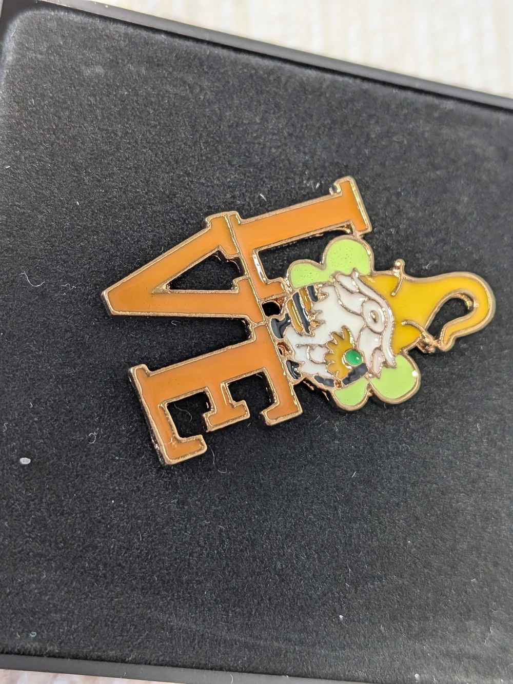 Bumblebee Gnome Enamel Pin - Love - With Case Metal Pin For Hats, Backpacks